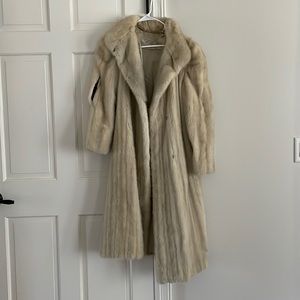The Minerva Collection Coat